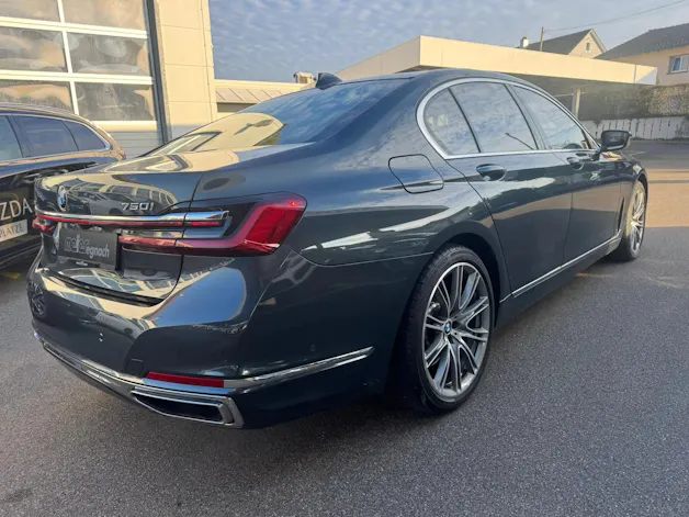 BMW 750i xDrive Steptronic