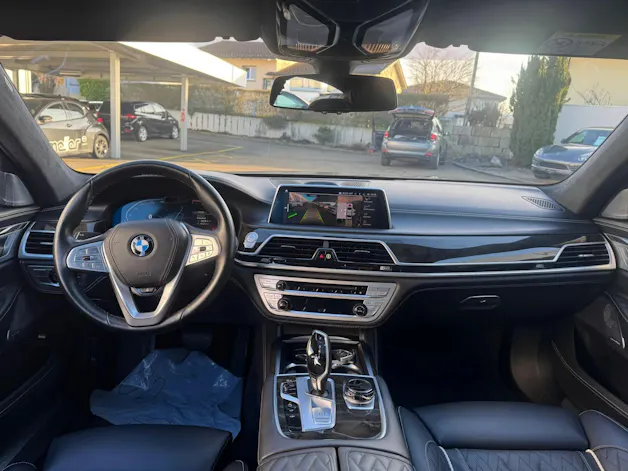 BMW 750i xDrive Steptronic