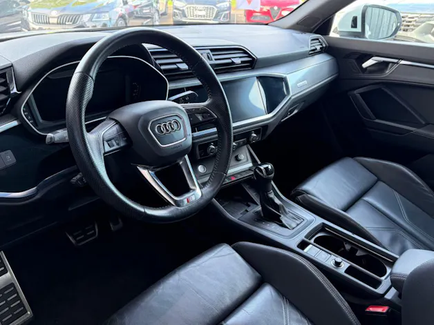 AUDI Q3 40 TFSI S line quattro S-tronic