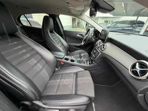 MERCEDES-BENZ GLA 200 Night Star