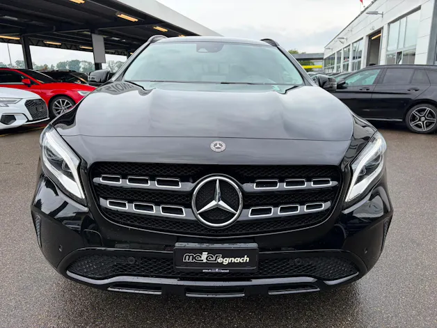 MERCEDES-BENZ GLA 200 Night Star