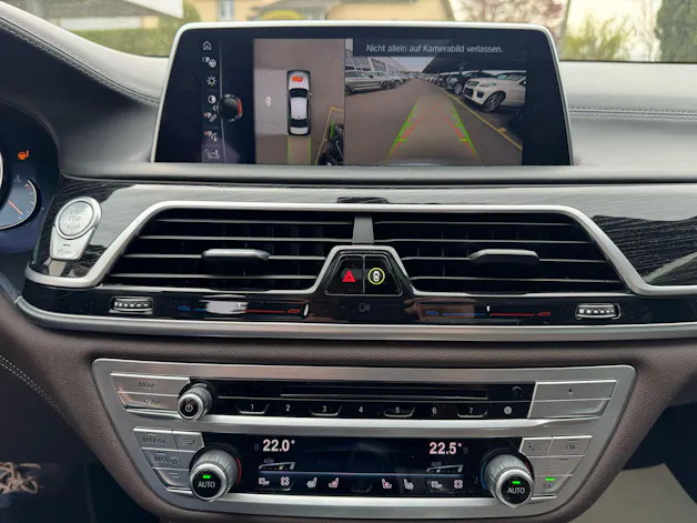 BMW 750i xDrive Steptronic