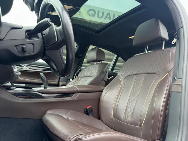 BMW 750i xDrive Steptronic