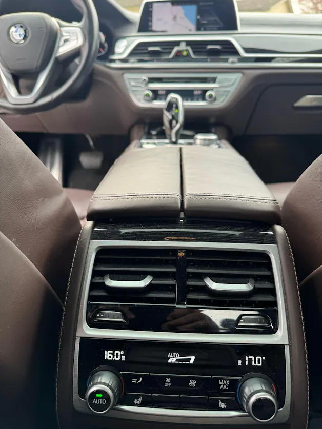 BMW 750i xDrive Steptronic
