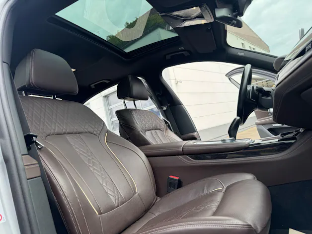 BMW 750i xDrive Steptronic