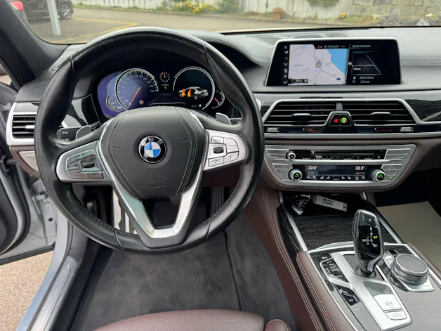 BMW 750i xDrive Steptronic