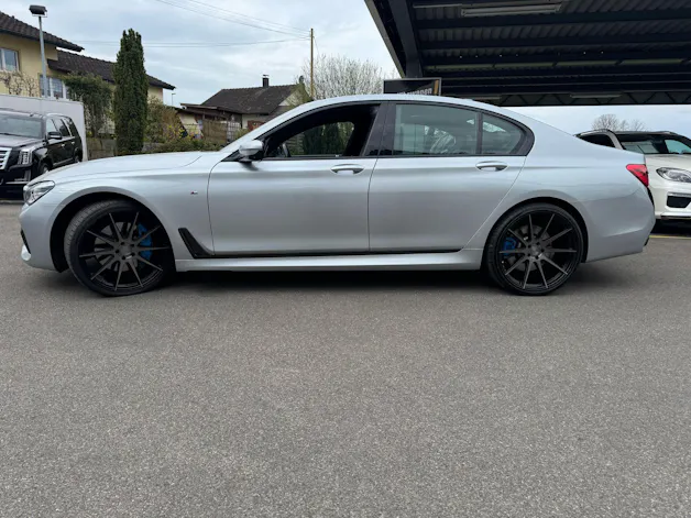 BMW 750i xDrive Steptronic