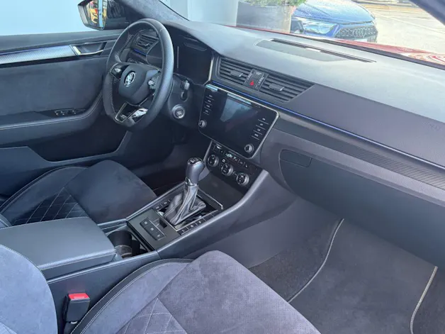 SKODA Superb Combi 2.0 TDi SportLine 4x4