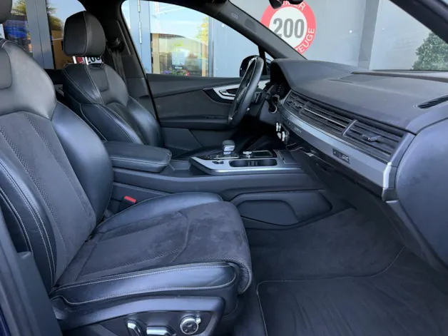AUDI Q7 50 TDi quattro S line