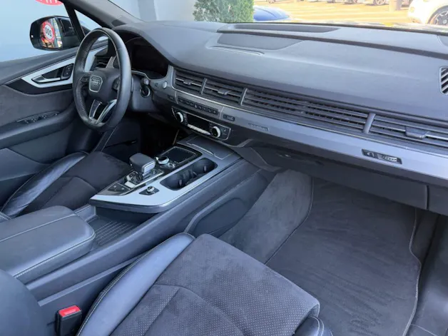 AUDI Q7 50 TDi quattro S line