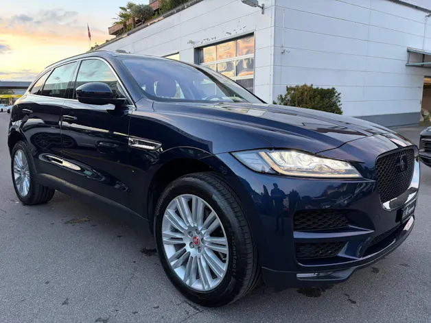 Jaguar F-Pace 30t 2.0 Portfolio AWD Automatik