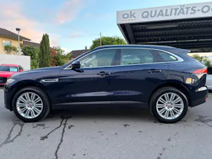 Jaguar F-Pace 30t 2.0 Portfolio AWD Automatik