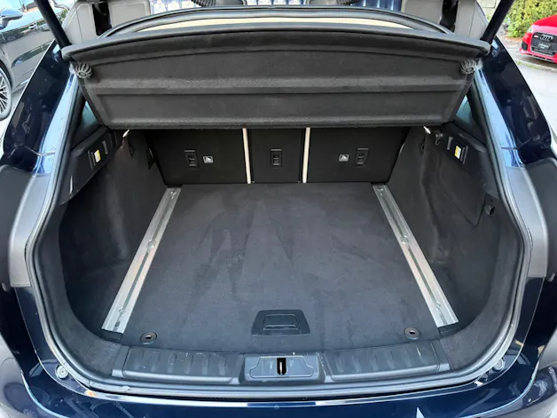 Jaguar F-Pace 30t 2.0 Portfolio AWD Automatik