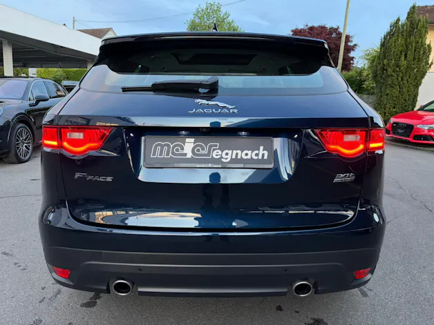 Jaguar F-Pace 30t 2.0 Portfolio AWD Automatik