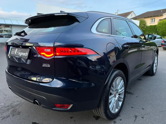 Jaguar F-Pace 30t 2.0 Portfolio AWD Automatik