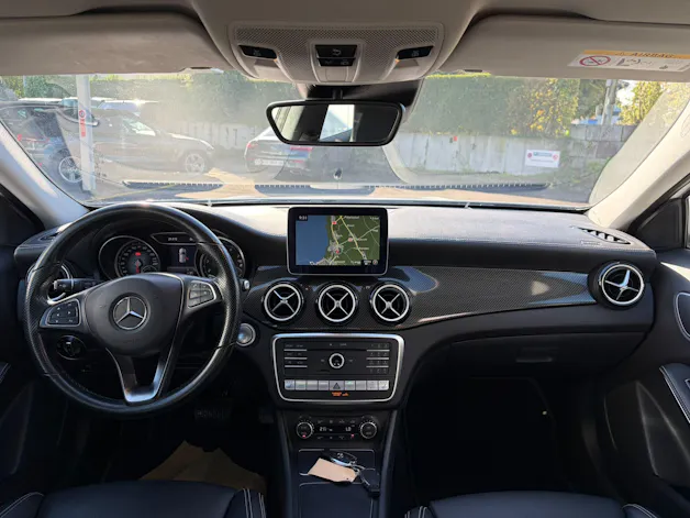 MERCEDES-BENZ GLA 250 Urban 4Matic 7G-DCT