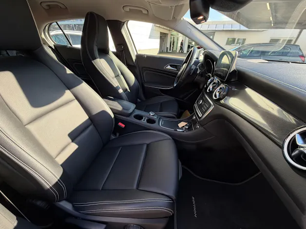 MERCEDES-BENZ GLA 250 Urban 4Matic 7G-DCT