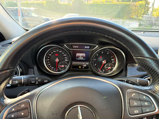 MERCEDES-BENZ GLA 250 Urban 4Matic 7G-DCT