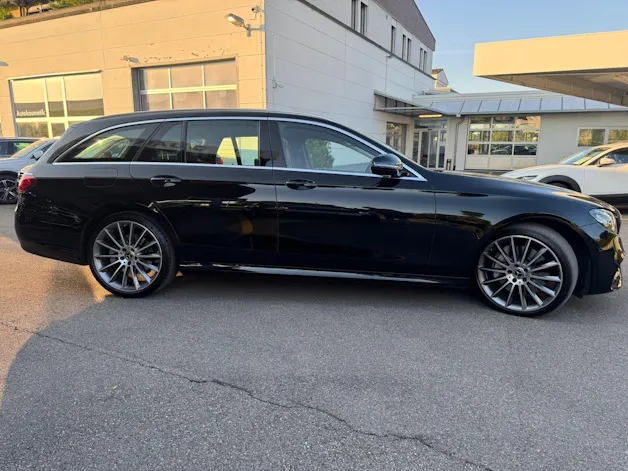 MERCEDES-BENZ E 350 d AMG Line 9G-Tronic