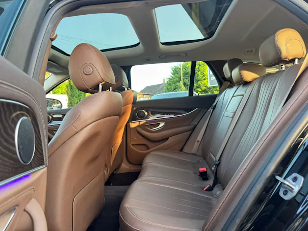 MERCEDES-BENZ E 350 d AMG Line 9G-Tronic
