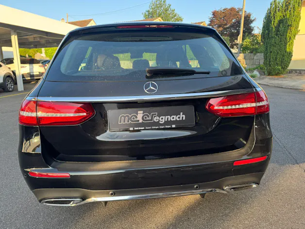 MERCEDES-BENZ E 350 d AMG Line 9G-Tronic