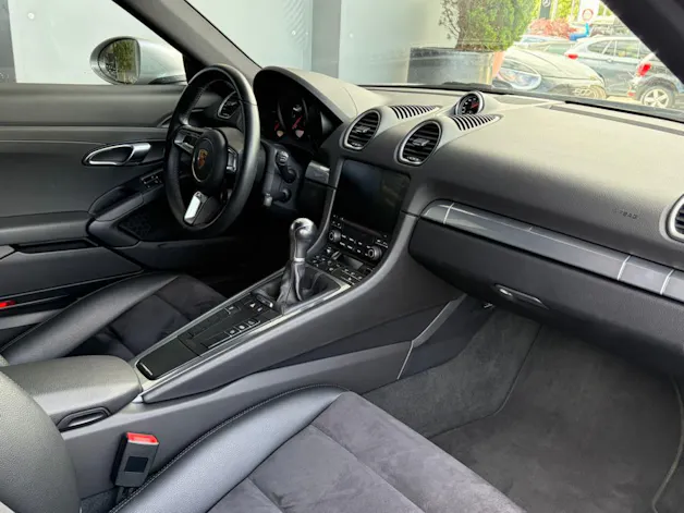 PORSCHE 718 Cayman 2.0