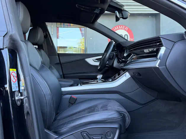 AUDI Q8 55 TFSi quattro S line