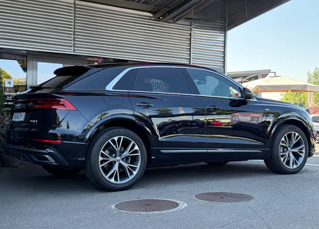 AUDI Q8 55 TFSi quattro S line