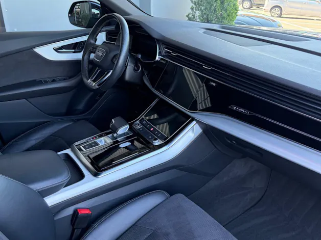 AUDI Q8 55 TFSi quattro S line