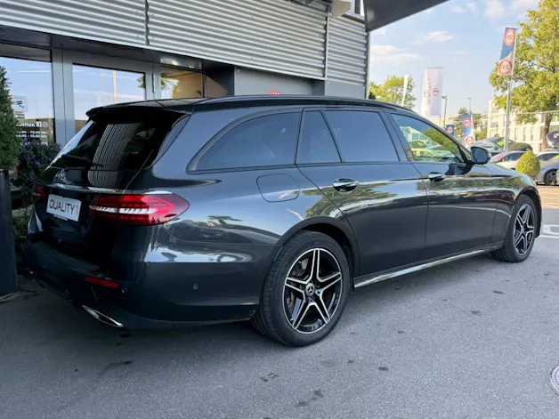 MERCEDES-BENZ E 300 de T 4Matic AMG Line 9G-Tronic