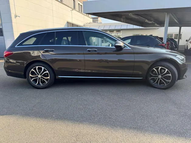 MERCEDES-BENZ C 220 BlueTEC Swiss Star Avantgarde 7G-Tronic