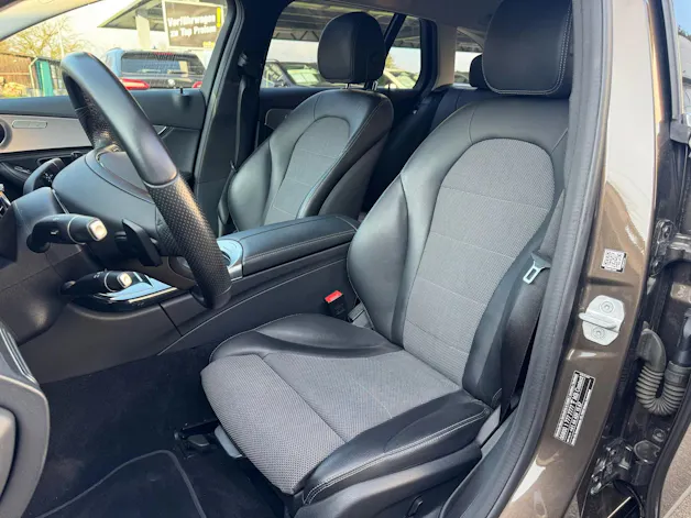 MERCEDES-BENZ C 220 BlueTEC Swiss Star Avantgarde 7G-Tronic