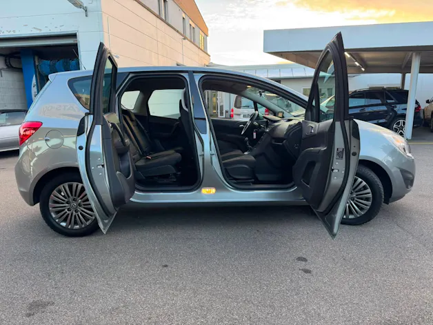 OPEL Meriva 1.4 Turbo Active Edition