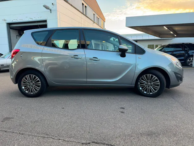 OPEL Meriva 1.4 Turbo Active Edition