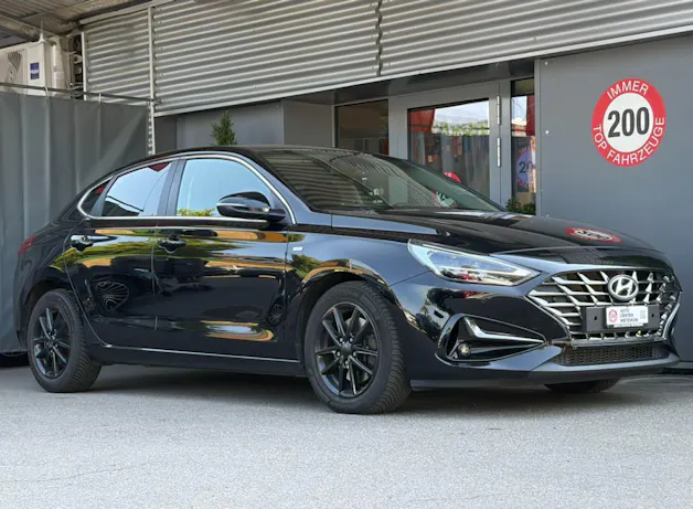 HYUNDAI i30 Fastback 1.5 T-GDi Amplia 48V