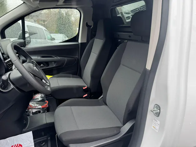 OPEL Combo-e Cargo 2.4T Enjoy