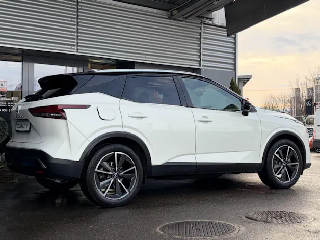 NISSAN Qashqai 1.3 DIG-T MHEV Tekna 4x4