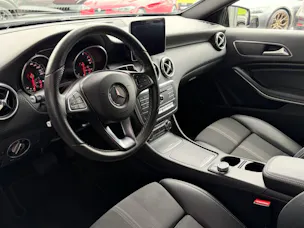 MERCEDES-BENZ A 180 Urban 7G-DCT