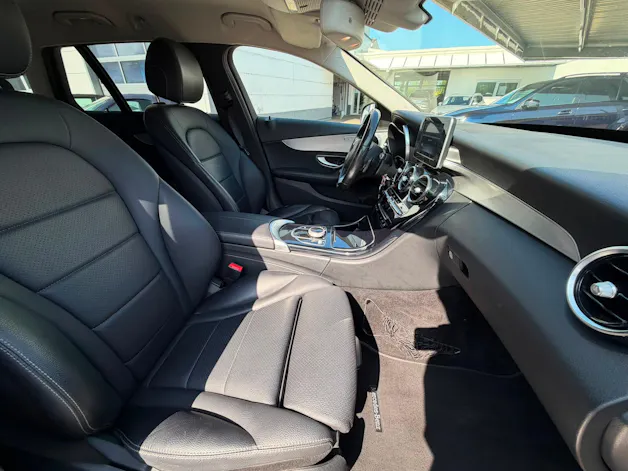 MERCEDES-BENZ C 220 d Swiss Star Avantgarde 4Matic 9G-Tronic