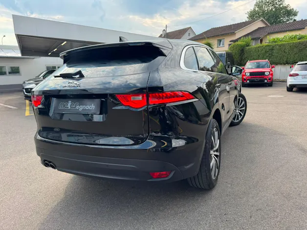 Jaguar F-Pace 2.0d Pure AWD Automatik