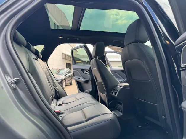 Jaguar F-Pace 2.0d Pure AWD Automatik