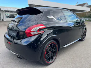 PEUGEOT 208 1.6 Turbo GTi