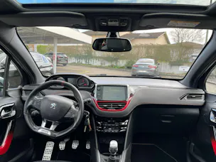 PEUGEOT 208 1.6 Turbo GTi