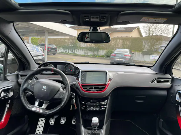 PEUGEOT 208 1.6 Turbo GTi