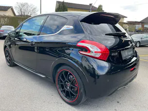 PEUGEOT 208 1.6 Turbo GTi