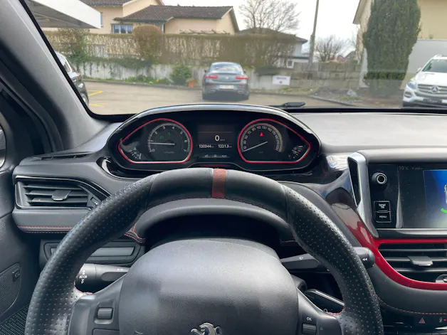 PEUGEOT 208 1.6 Turbo GTi