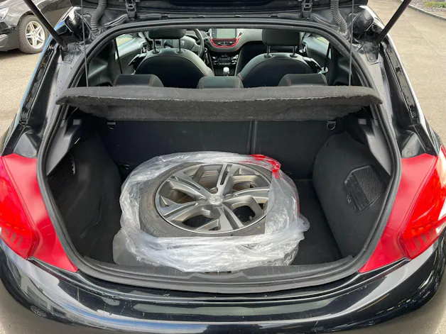 PEUGEOT 208 1.6 Turbo GTi