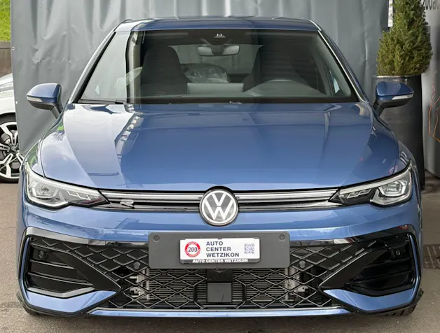 VW Golf VIII 1.5 eTSi mHEV R-Line