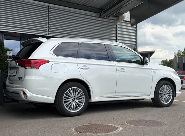 Mitsubishi Outlander 2.4 PHEV Diamond 4WD Automatic