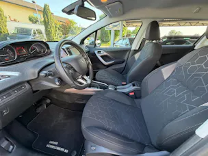 PEUGEOT 2008 1.6 VTI Style Automatic